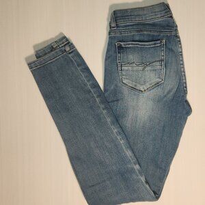 Soho Ladie's skinny jeans in size 4/ 28" waist